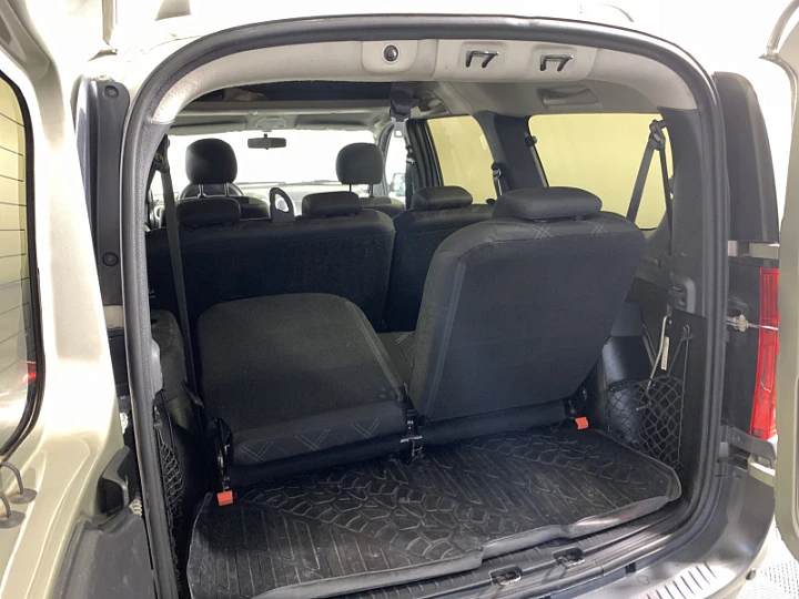 LADA (ВАЗ) Largus Cross 1.6, 2018 года, Механика, Серо-бежевый