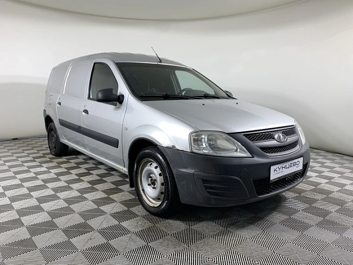 Lada Largus 1.6, 2013 года, Механика, Серебристый