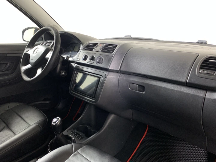 SKODA Fabia 1.2, 2013 года, Механика, ТЕМНО-БОРДОВЫЙ