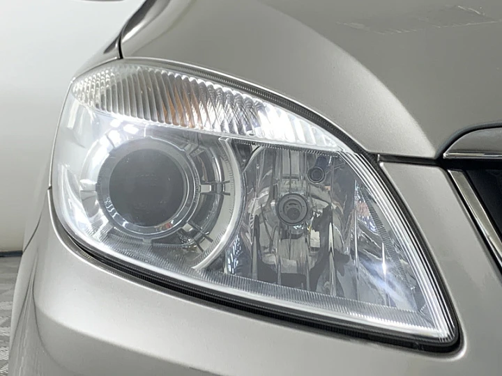 SKODA Fabia 1.6, 2011 года, Автоматическая, СЕРЫЙ