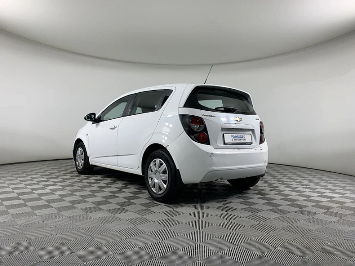 Шевроле Авео Белая