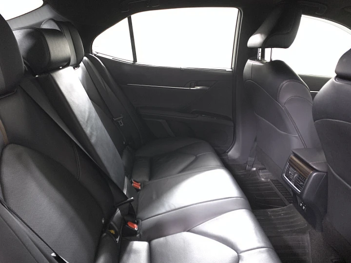 TOYOTA Camry 3.5, 2019 года, Автоматическая, Серебристый металлик