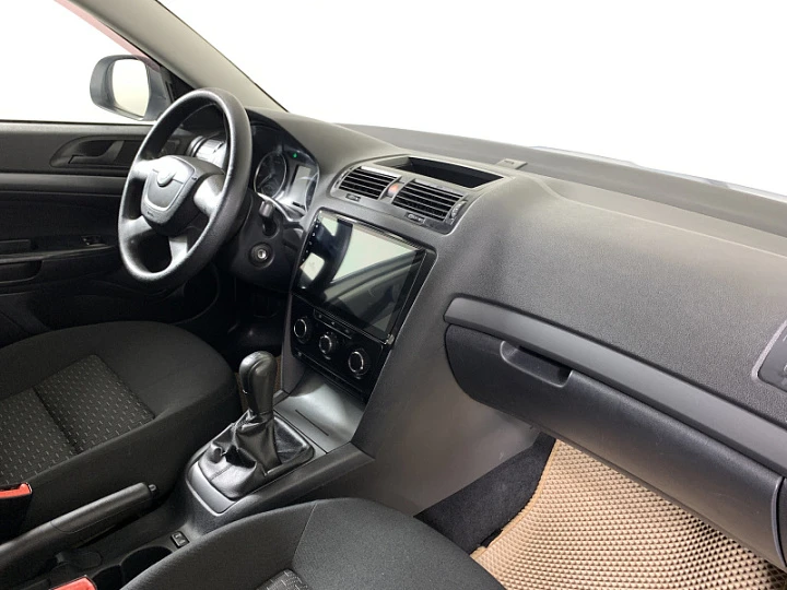 SKODA Octavia 1.4, 2012 года, Механика, БЕЛЫЙ