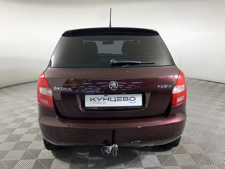 SKODA Fabia 1.2, 2013 года, Механика, ТЕМНО-БОРДОВЫЙ