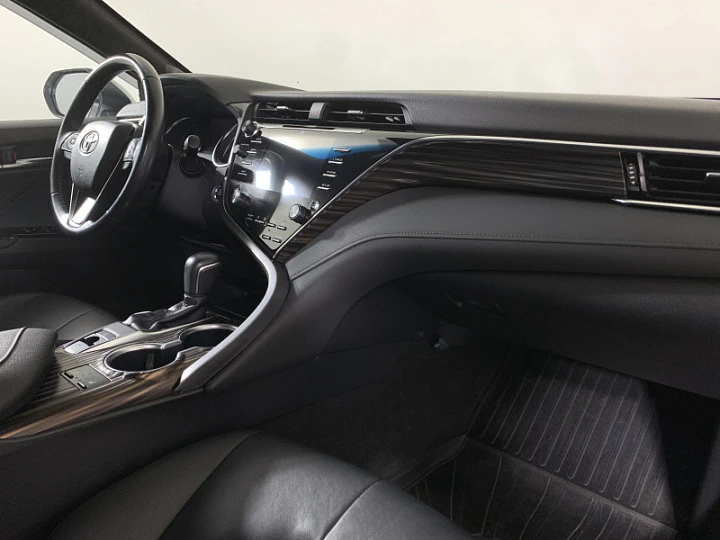 TOYOTA Camry 3.5, 2019 года, Автоматическая, Серебристый металлик