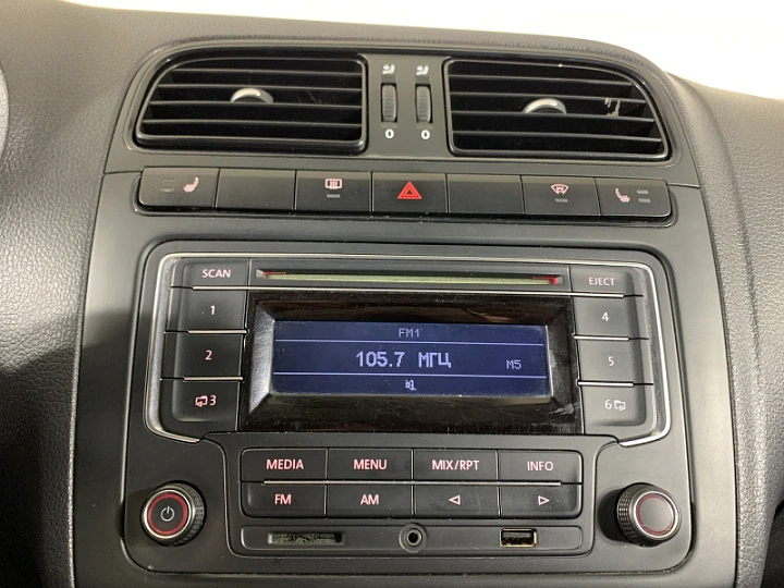 VOLKSWAGEN Polo 1.6, 2012 года, Автоматическая, БЕЛЫЙ