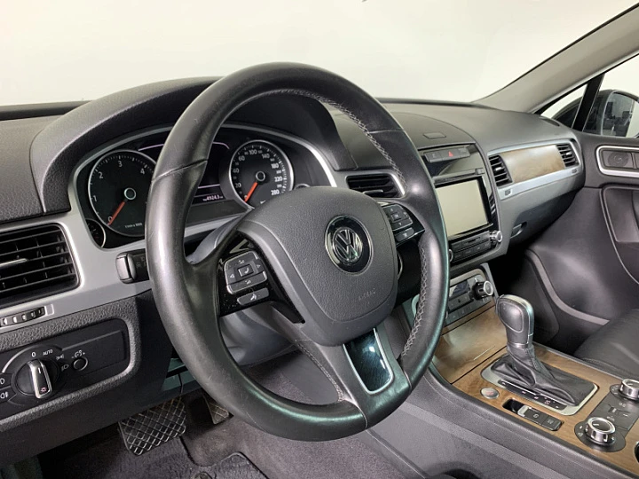 VOLKSWAGEN Touareg 3, 2014 года, Автоматическая, ЧЕРНЫЙ