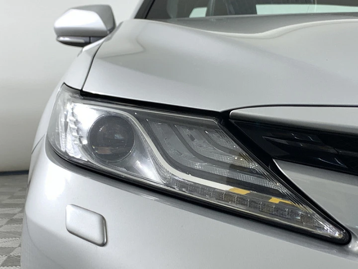 TOYOTA Camry 3.5, 2019 года, Автоматическая, Серебристый металлик