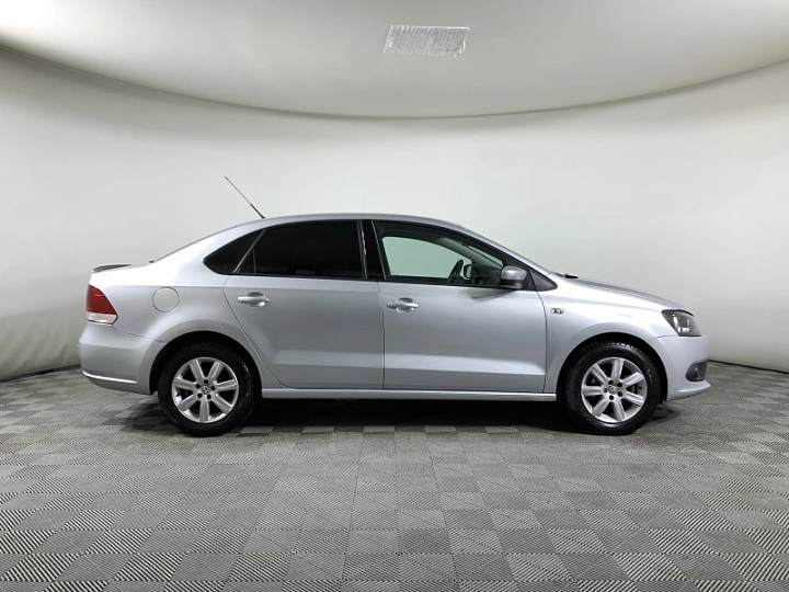 VOLKSWAGEN Polo 1.6, 2011 года, Автоматическая, Серебристый
