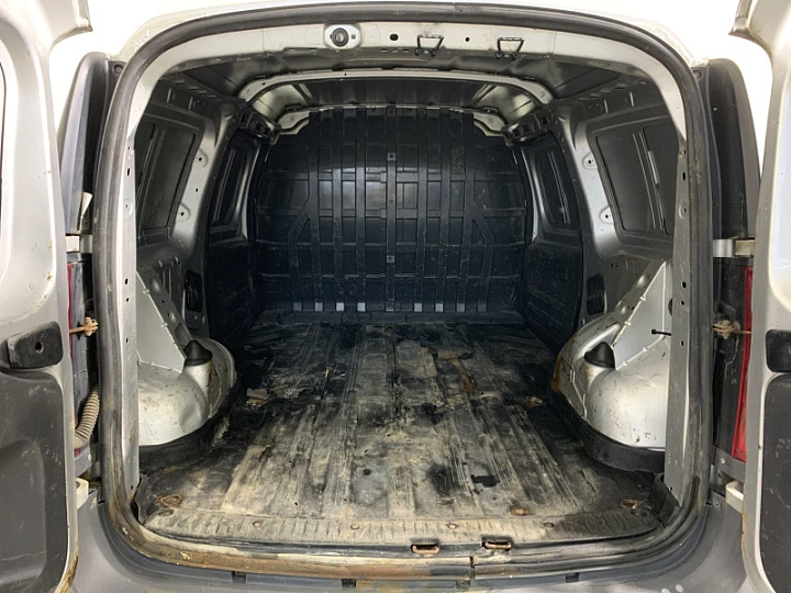 Lada Largus 1.6, 2013 года, Механика, Серебристый
