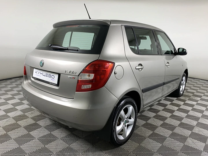 SKODA Fabia 1.6, 2011 года, Автоматическая, СЕРЫЙ