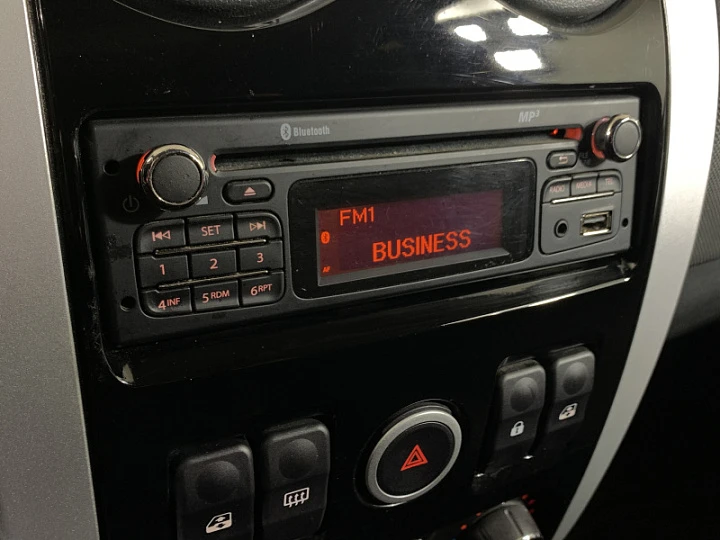 LADA (ВАЗ) Largus Cross 1.6, 2018 года, Механика, Серо-бежевый