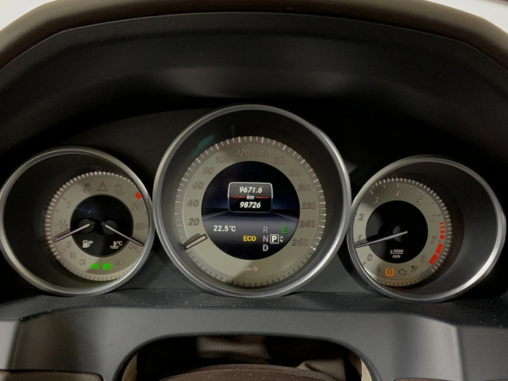 MERCEDES-BENZ E-Класс 2, 2016 года, Автоматическая, Серебристо-желтый