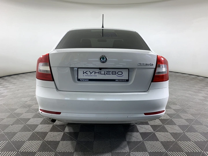 SKODA Octavia 1.4, 2012 года, Механика, БЕЛЫЙ
