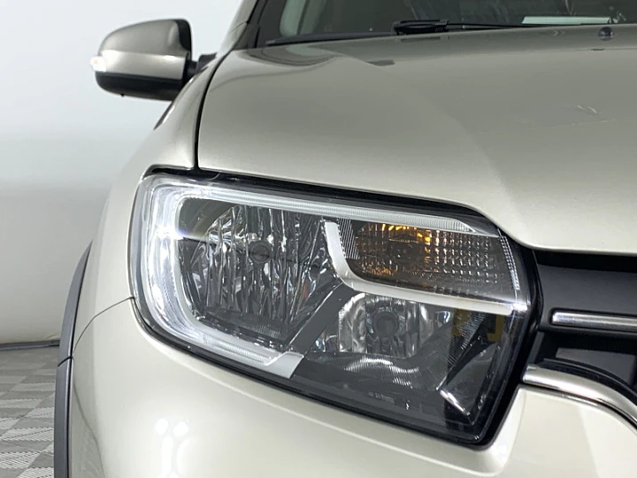 RENAULT Sandero Stepway 1.6, 2019 года, Механика, БЕЖЕВЫЙ