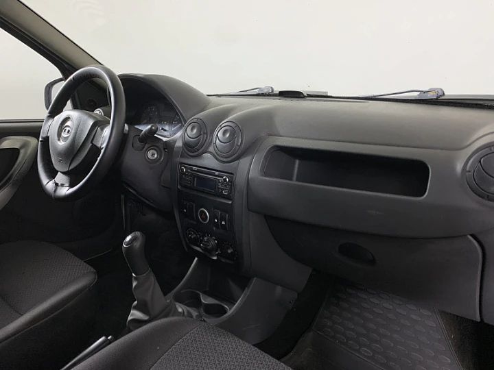 Lada Largus 1.6, 2013 года, Механика, Серебристый