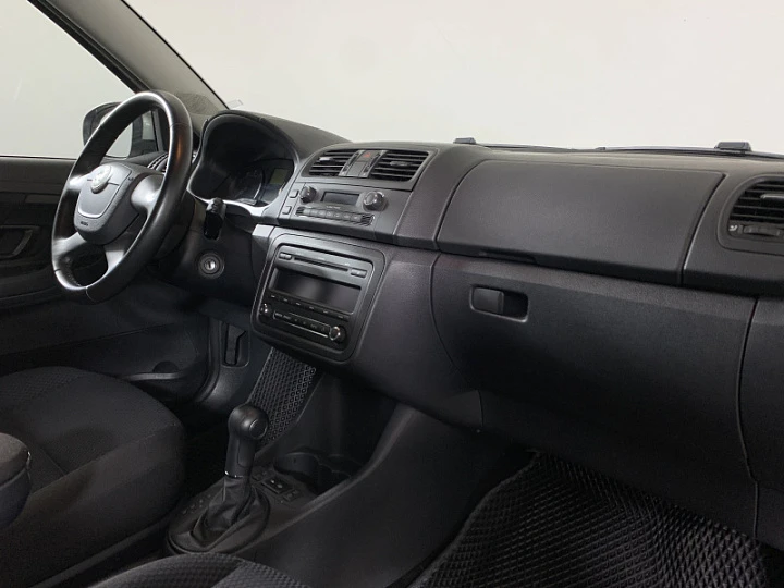 SKODA Fabia 1.6, 2011 года, Автоматическая, СЕРЫЙ
