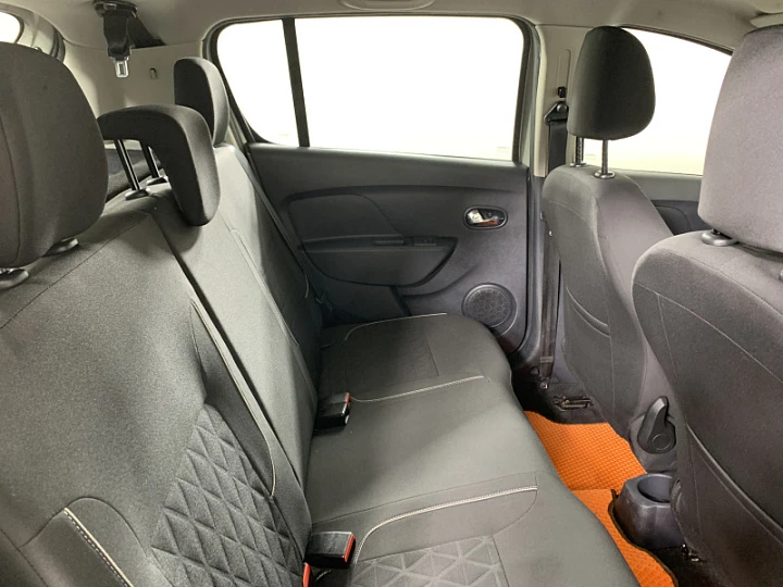 RENAULT Sandero Stepway 1.6, 2019 года, Механика, БЕЖЕВЫЙ