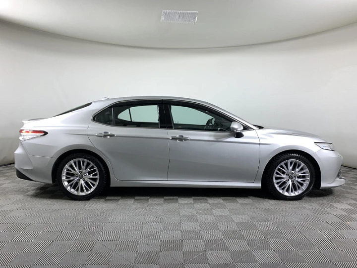 TOYOTA Camry 3.5, 2019 года, Автоматическая, Серебристый металлик