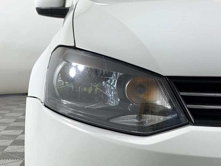 VOLKSWAGEN Polo 1.6, 2012 года, Автоматическая, БЕЛЫЙ