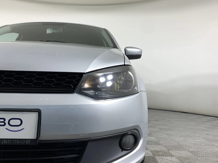 VOLKSWAGEN Polo 1.6, 2011 года, Автоматическая, Серебристый