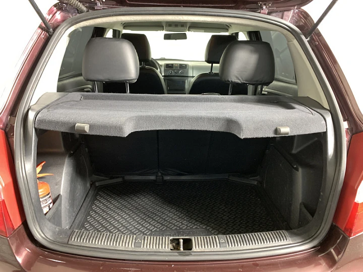 SKODA Fabia 1.2, 2013 года, Механика, ТЕМНО-БОРДОВЫЙ