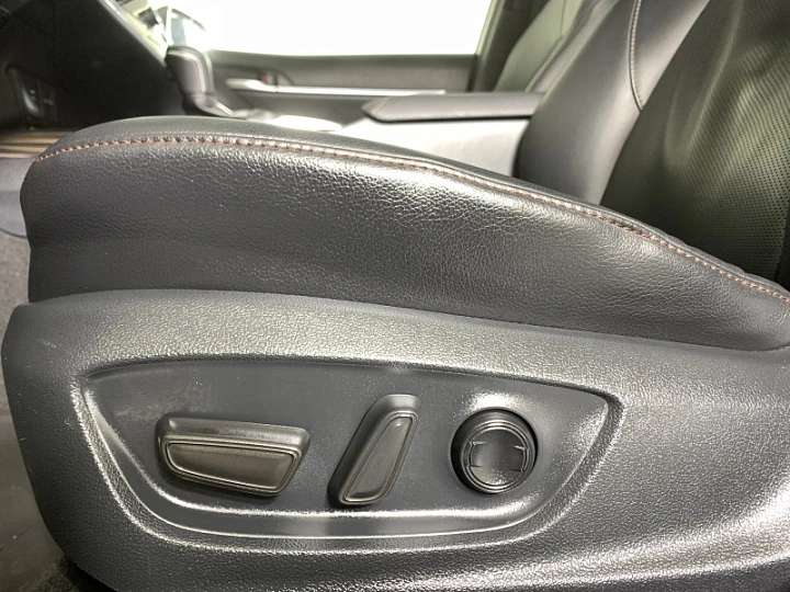 TOYOTA Camry 3.5, 2019 года, Автоматическая, Серебристый металлик