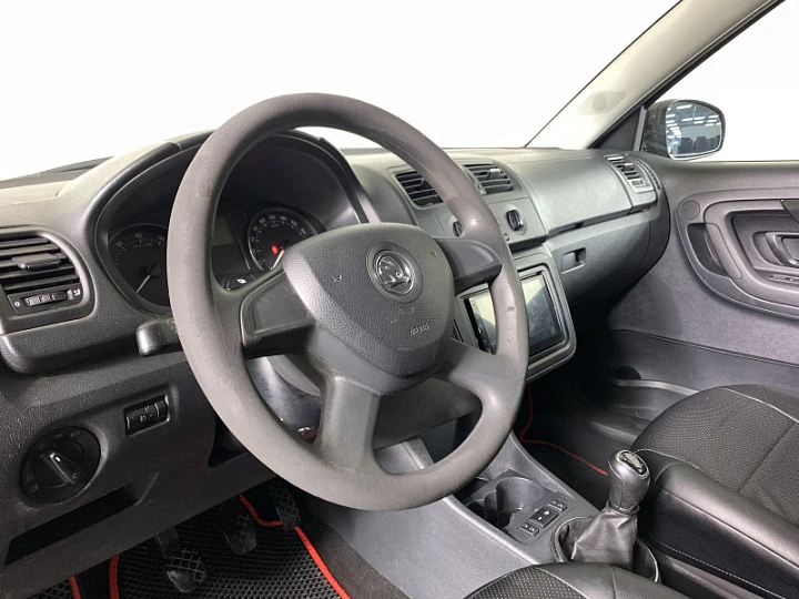 SKODA Fabia 1.2, 2013 года, Механика, ТЕМНО-БОРДОВЫЙ