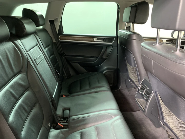 VOLKSWAGEN Touareg 3, 2014 года, Автоматическая, ЧЕРНЫЙ