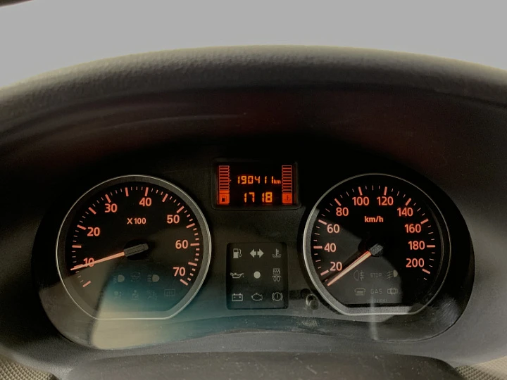 RENAULT Sandero 1.6, 2010 года, Механика, БЕЖЕВЫЙ