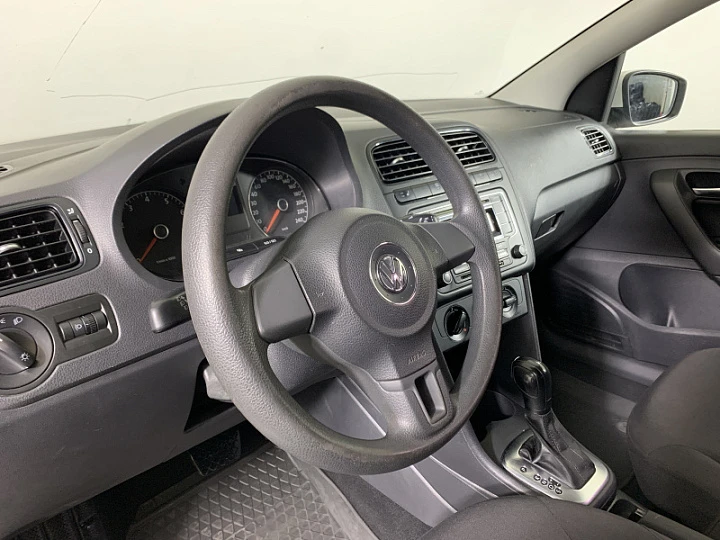 VOLKSWAGEN Polo 1.6, 2012 года, Автоматическая, БЕЛЫЙ