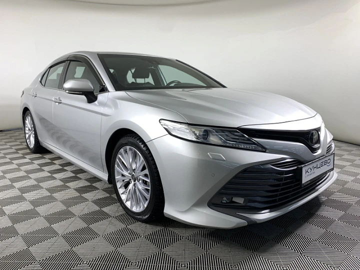 TOYOTA Camry 3.5, 2019 года, Автоматическая, Серебристый металлик