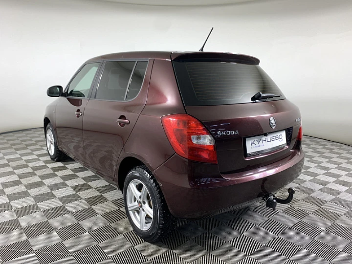 SKODA Fabia 1.2, 2013 года, Механика, ТЕМНО-БОРДОВЫЙ
