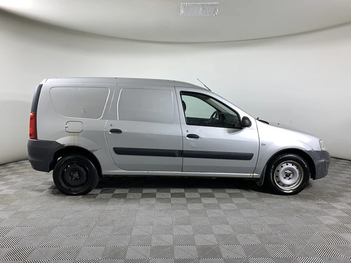Lada Largus 1.6, 2013 года, Механика, Серебристый