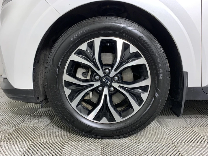 KIA Carnival 2.2, 2021 года, Автоматическая, БЕЛЫЙ