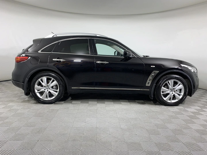 Черный INFINITI FX35