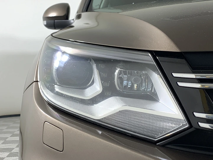VOLKSWAGEN Tiguan 2, 2015 года, Автоматическая, КОРИЧНЕВЫЙ