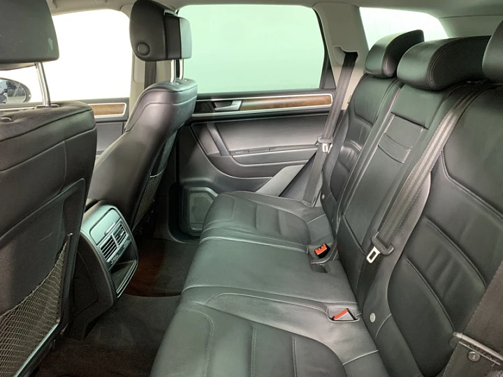 VOLKSWAGEN Touareg 3, 2014 года, Автоматическая, ЧЕРНЫЙ