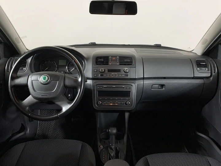 SKODA Fabia 1.6, 2011 года, Автоматическая, СЕРЫЙ