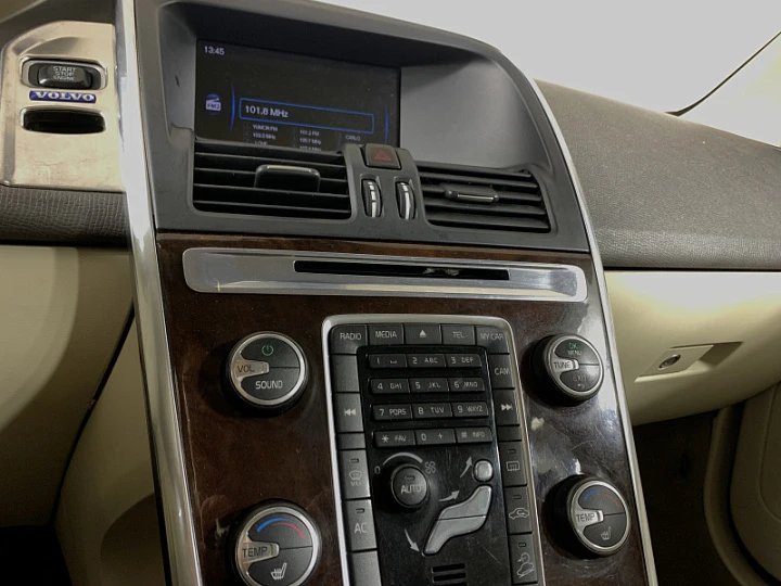 VOLVO XC60 2.4, 2011 года, Автоматическая, КРАСНЫЙ