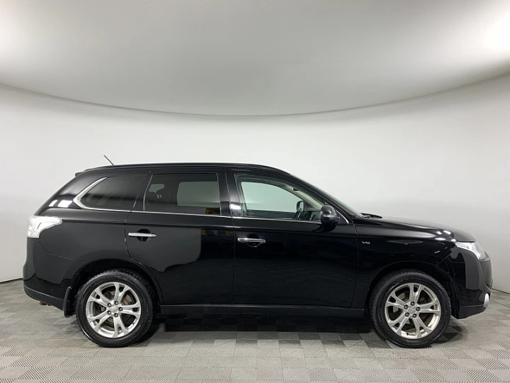 Митсубиси Аутлендер Черная