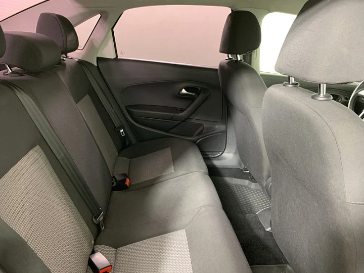 VOLKSWAGEN Polo 1.6, 2012 года, Автоматическая, БЕЛЫЙ