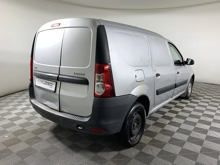 Lada Largus 1.6, 2013 года, Механика, Серебристый
