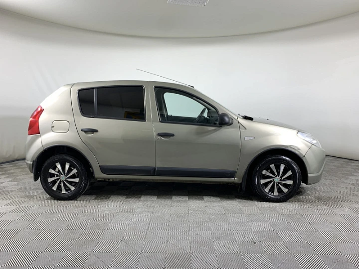 RENAULT Sandero 1.6, 2010 года, Механика, БЕЖЕВЫЙ