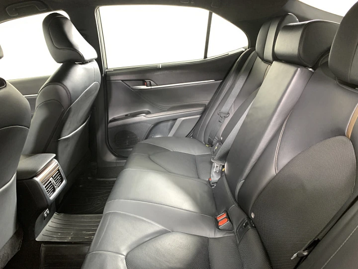 TOYOTA Camry 3.5, 2019 года, Автоматическая, Серебристый металлик