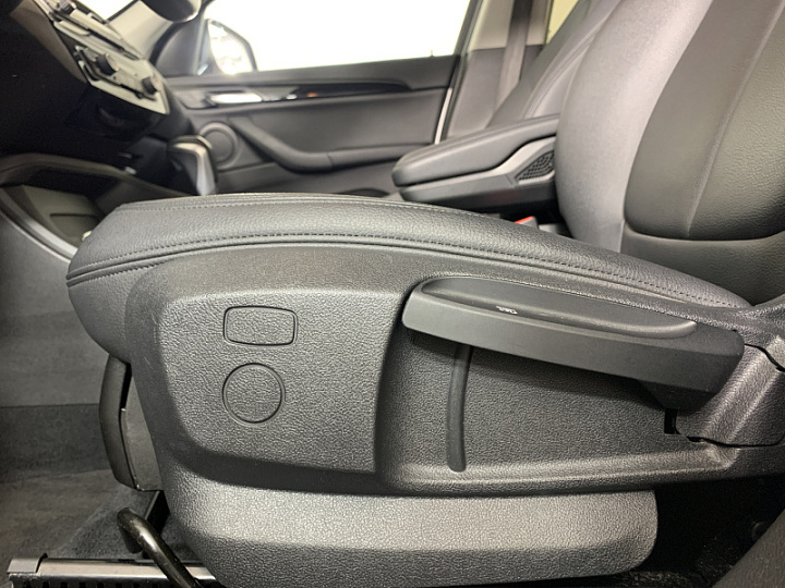 BMW X1 1.5, 2016 года, Автоматическая, БЕЛЫЙ